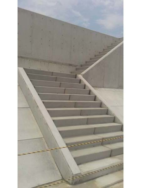 ストラーダ(階段ブロック)