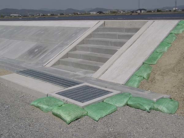 ストラーダ(階段ブロック)